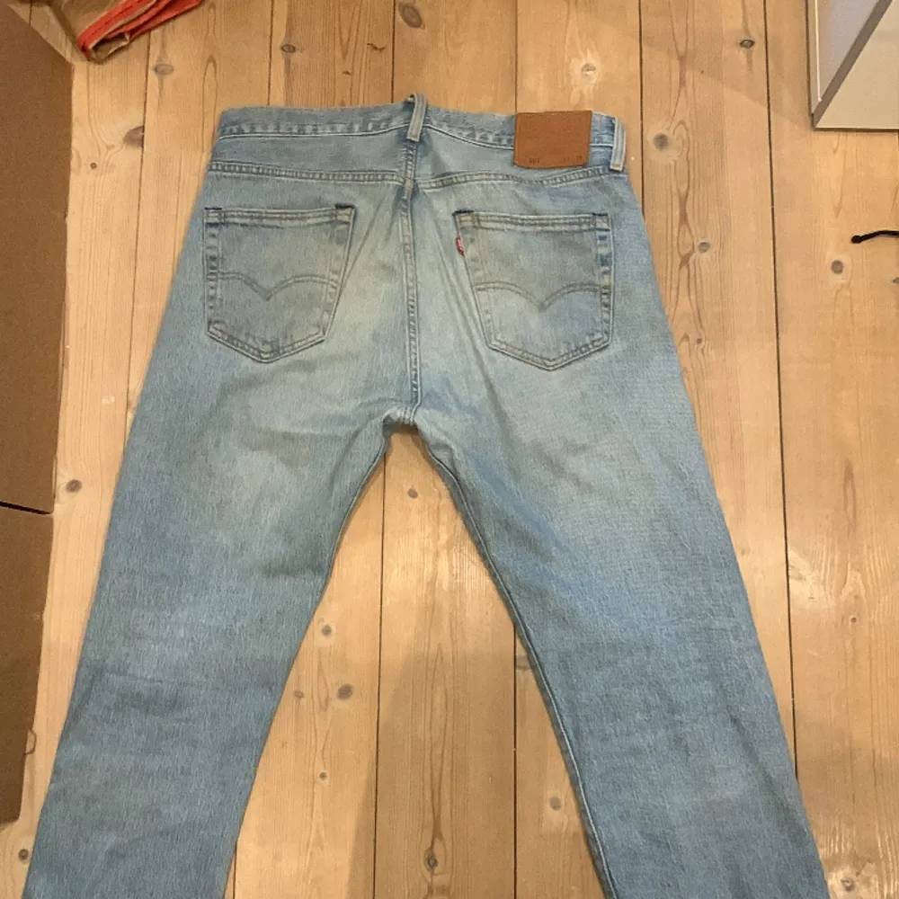 Levis jeans i modellen 501. Storlek 32/32 Mycket fint skick, inga defekter . Jeans & Byxor.