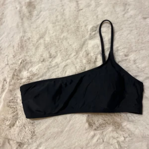 Bikiniöverdel  - Från SHEIN. Ny