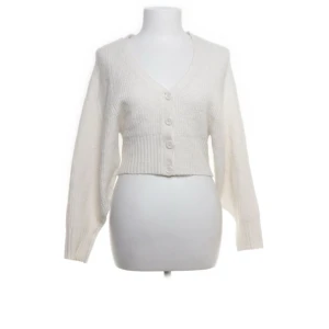 Jättefin kofta - Säljer denna kofta eftersom att den inte kommer till användning längre💞nyskick och inte nopprig⭐️pris kan diskuteras 