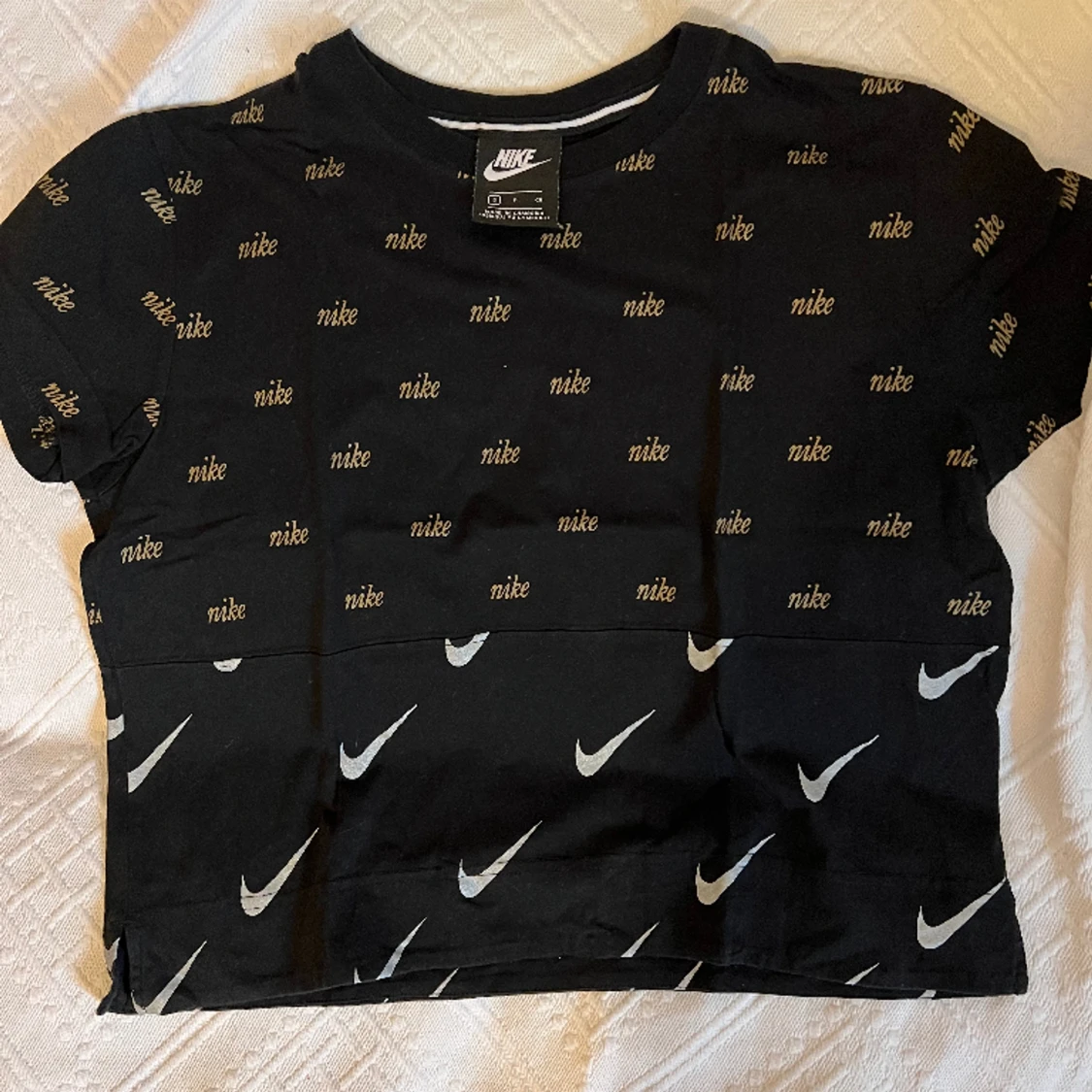 Nike T-shirt - Marinblå & guld 