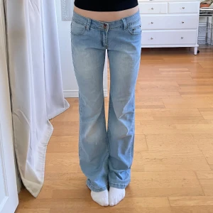 lågmidjade jeans  - använd köp nu! midja:86 innerben:82😽