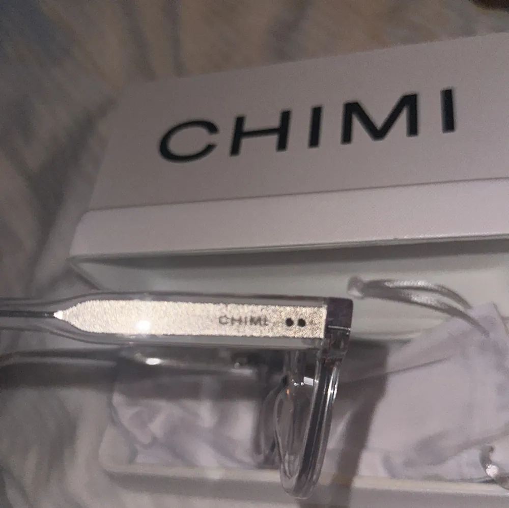 Säljer dessa riktigt snygga Chimi glasögon i modell 04 och genomskinliga. Skicket är 9/10. Accessoarer.