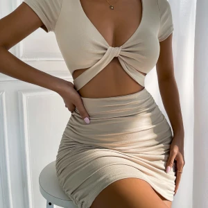 Sommar klänning  - Sällhet denna klänningen, har aldeig använd det samt att jag har två av den som jag säljer. (2st-100kr)