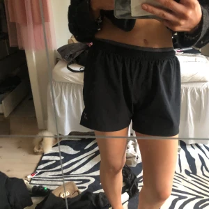 Tränibgsshorts med innerbyxa - Tränibgsshorts med innerbyxa!