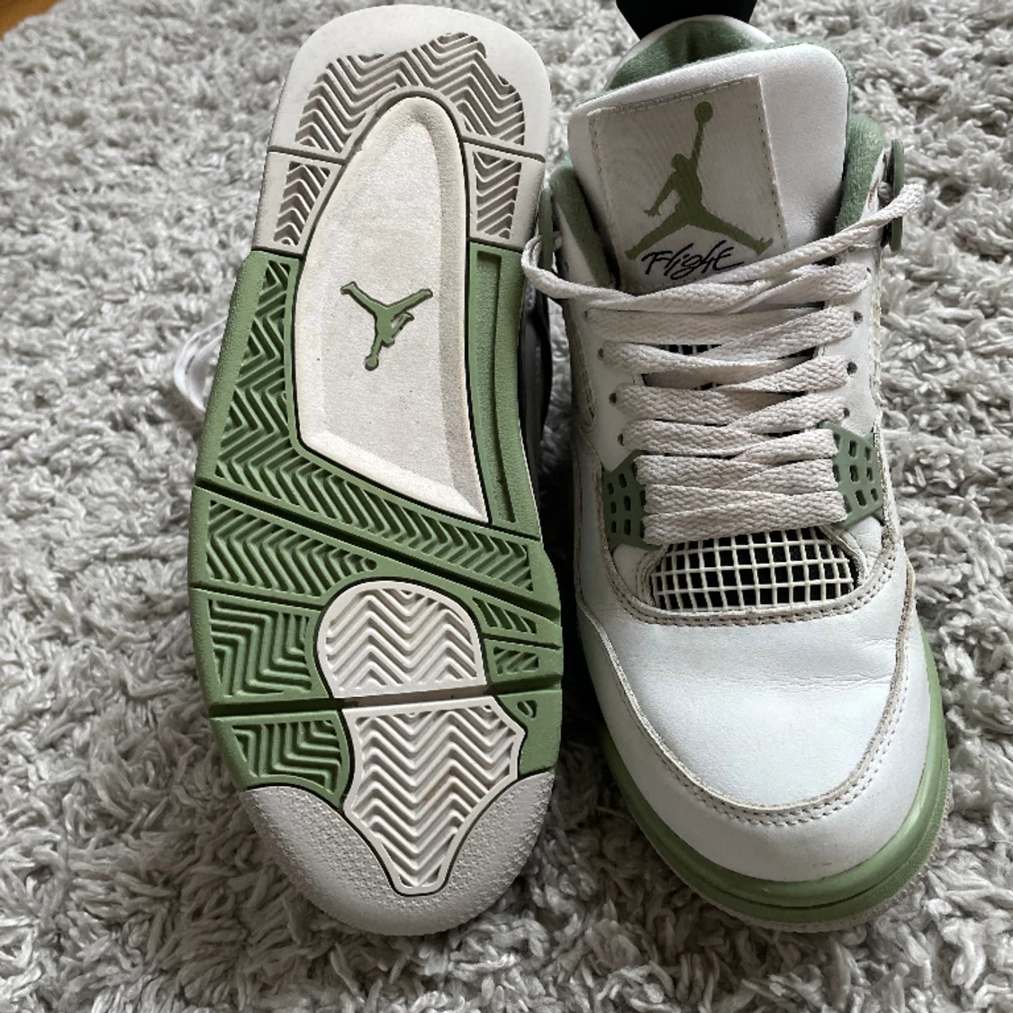 Air Jordan 4 Seafoam - 90
