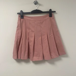 tenniskjol - söt rosa tenniskjol i mjuk viskosblandning