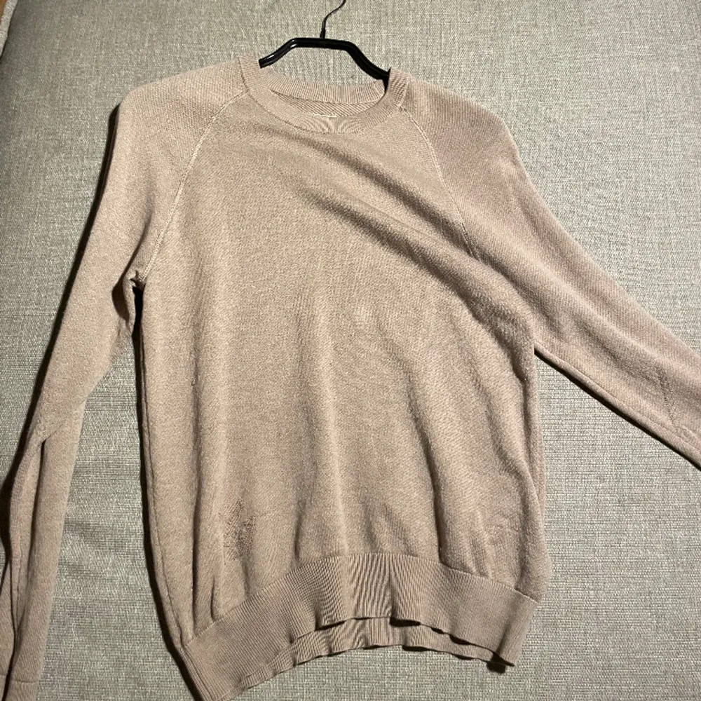  En stickad tröja från Zadig Voltaire skick 8/10 nypris 2500 kr mitt pris 1200 kr . Tröjor & Koftor.