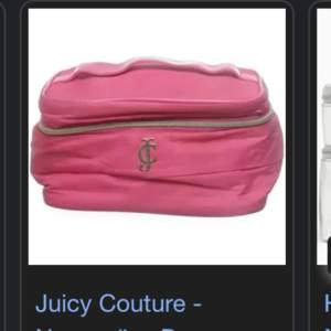 Säljer min juicy couture nesisär med lite fläckar här och där Nypris 839kr