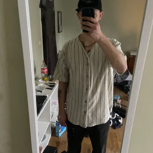 Seet sktbs tee - Oversized Tee köpt från junkyard om jag minns rätt. Passar S,M och till och med L tror jag.