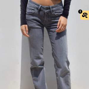 Supersnygga Subdued jeans i storlek 38, helt nya och kvar i plasten!! Råkade köpa dubbla därav helt nya!!💕går gärna ner i pris vid snabb affär!!