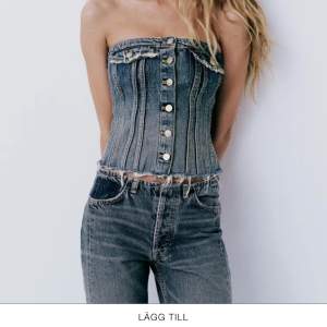 Säljer min helt nya jeans corsett från zara pågrund av att den ej passade!💕 nypris 330kr 