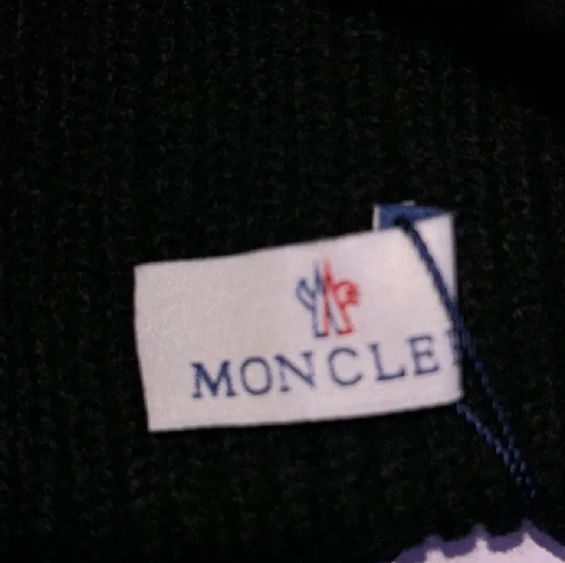 Moncler mössa  - 91