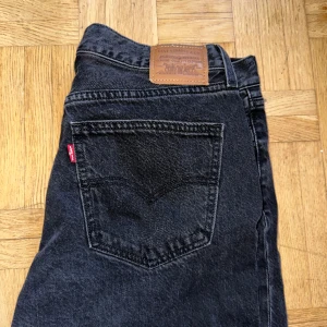 Levis Loose straight jeans - Hejsan! Jag säljer mina oanvända Levis jeans, Nypris 850kr. Köparen står för frakten🖤💖