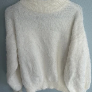 Cool stickad tröja  - Super fin och mysig tröja. 