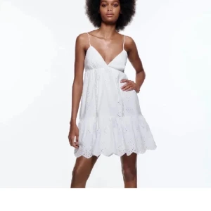 Zara klänning  - Använder inte längre men jätte fin!!💕