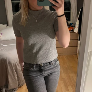 Stickad tröja - Grå stickad topp från Zara!