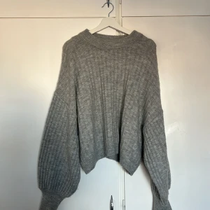 Stickad tröja - Mysig stickad tröja från Gina tricot.