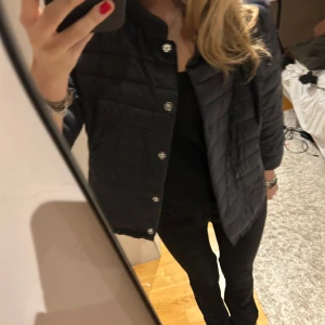 Herno jacka  - Herno liknande jacka