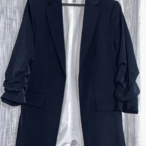 2 kavajer - 2 helt nya kavajer oanvända 