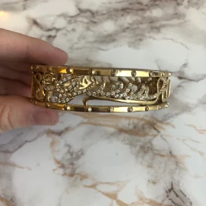 Gulligt Guess armband  - Super gulligt Guess armband säljes 