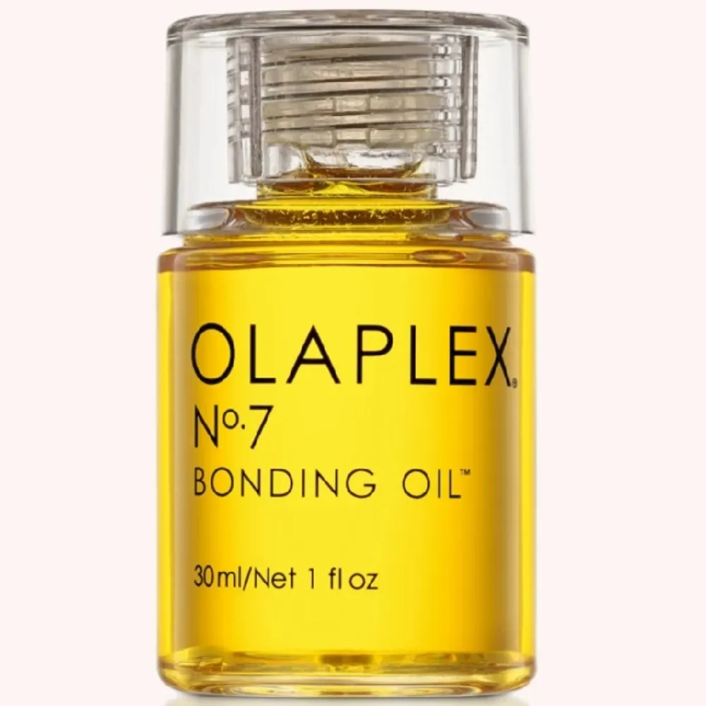 Olaplex no7 bonding oil 30 ml inte så mycket andvänd som man kan se på andra bilden, säljer då ja har en till. köpt på Åhléns för 369:- säljer för 300:- pris kan även diskuteras.. Muu.