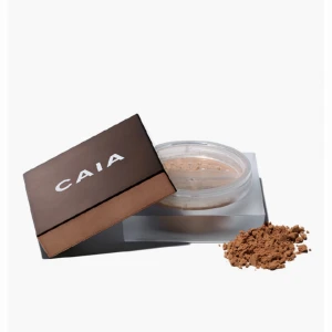 Caia loose glow bronzer  - Säljer min knappt använda loose glow bronzer i färgen Sicily. Nypris 325kr och har endast använt 2 ggr🫶🏽