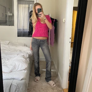 Grå lågmidjade jeans - Jättefina lågmidjade!