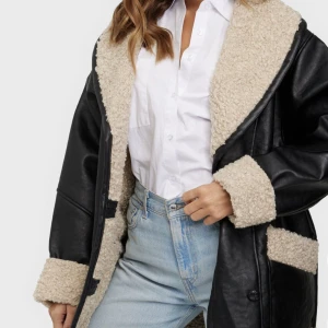 Varm furry skinjacka  - Super fin varm skinjacka med ”päls” storlek 40 passar 38 