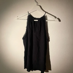 Fin topp  - Fin topp från hm! Kan fixa bättre bild vid intresse så hör av dig om du undrar något🥰