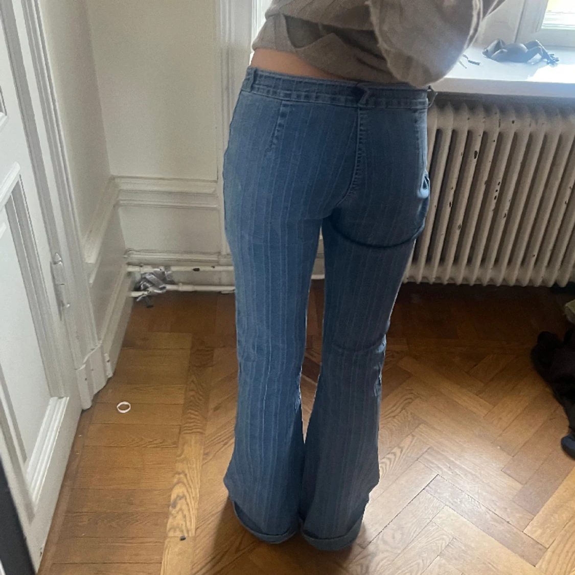 Så coola lågmidjade jeans!!!🩵 - 90