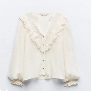 Zara - Säljer denna zara blus som inte kommer till användning 