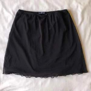 Den finaste kjol från Brandy Melville ❤️ säljer då den inte används så mycket. Jättebra skick 💕  Tryck gärna på köp nu 🫶