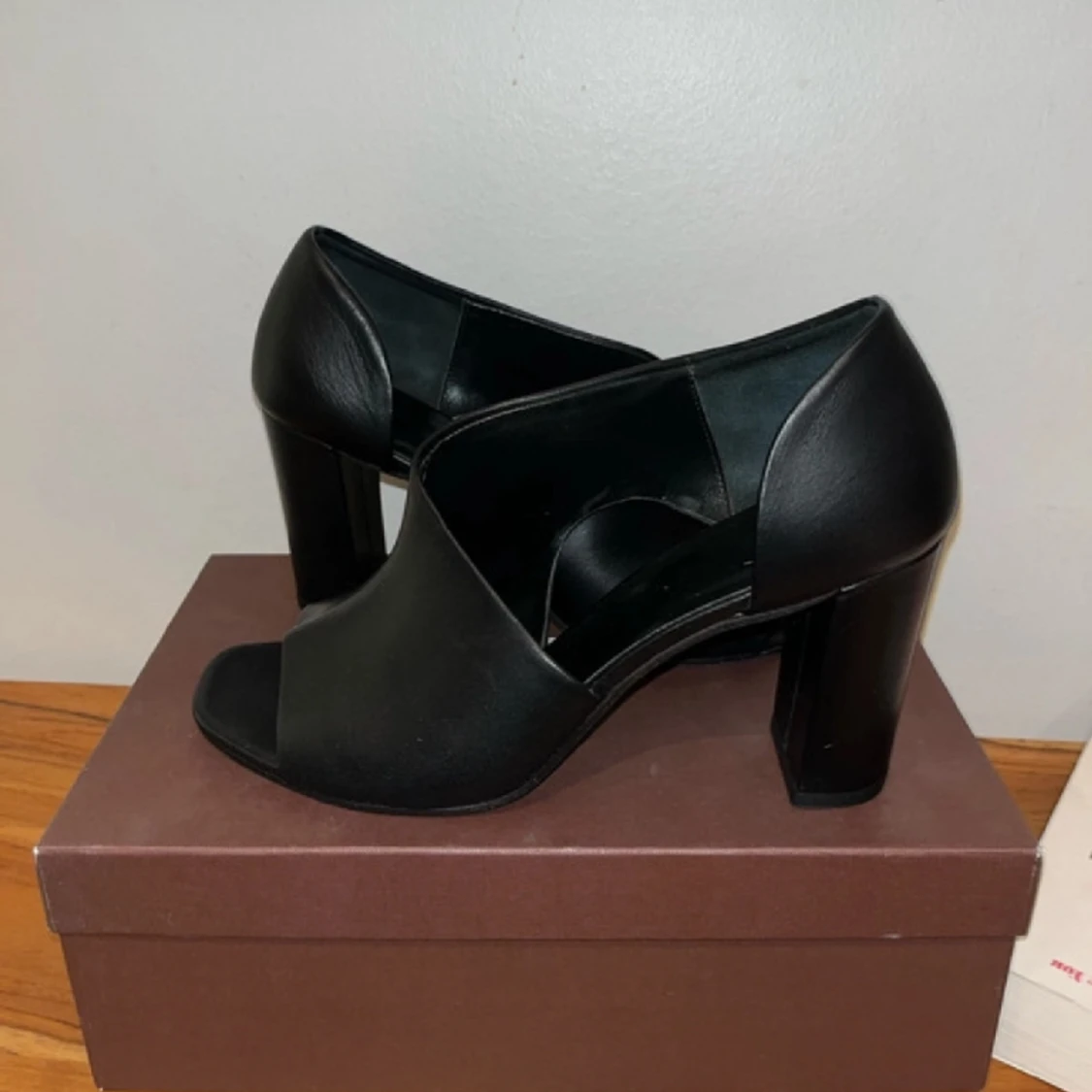 Svarta läder ATP Atelier klackar