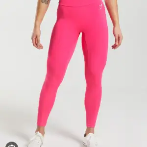 Superfin rosa tights från gymshark. Använda 1 gång🩷🩷går ej att köpa länge men köptes för 599