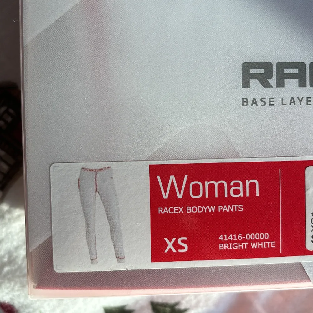 Vita underställsbyxor från Swix, helt oanvända med lappen kvar st xs . Jeans & Byxor.