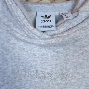 Adidas hoodie - Skön tjocktröja från adidas 🌟