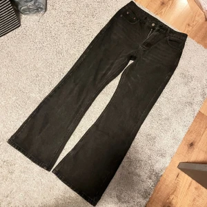 Random Bootcut jeans 🔥 - Feta normala bootcut jeans som sitter som M. 