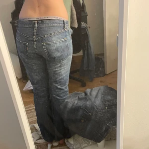 Levis low waist  - Levis lågmidjade skitsnygga jeans som är för små, jag är 169 cm för referens 🫶