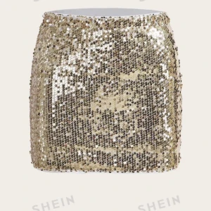 Kjol - Skit snygg guldglittrig kjol. Skicka för egna bilder🩷 Storlek XS. Aldrig använd, lappen kvar!