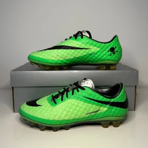 Fotbollsskor Nike Hypervenom  - Nike Hypervenom Phantom 1 ☘️ högsta modellen extremt sällsynt modell! 8/10 skick sparsamt använda och fina för sin ålder! Tveka inte att ställa frågor 🙏