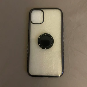 Mobilskal  - Ett mobilskal som jag ej används längre för en iPhone 11. Säljer den för 35 kr +Frakt. 