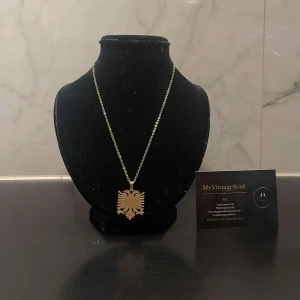 Albanska flagga guld halsband - Albanska flagga guld halsband 