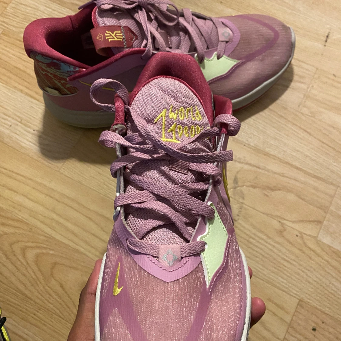 Kyrie low 5