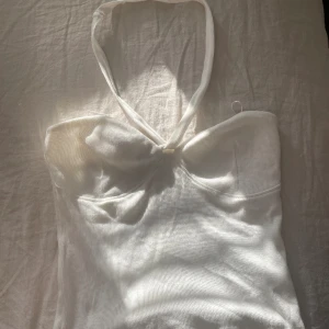 Sommartopp  - Gullig topp från Gina. Storlek S 💗