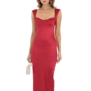 Balklänning - Helt oanvänd klänning som jag köpte för någon månad sedan. Jättefin men var tyvärr för kort för mig men pågrund av tullavgiften skickade jag inte tillbaka. Den är helt slutsåld på hemsidan och kostade 760 kr som grundpris plus 200 i tullavgift❤️❤️