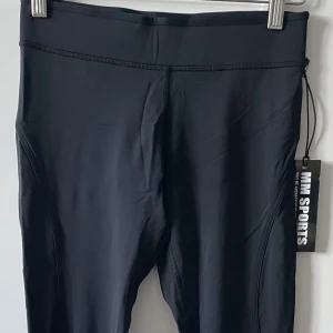 NYA tights  - Inte ens testade!  De ser rätt små ut i storleken. 