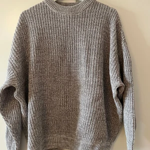 Stickad tröja weekday - Bra skick, inga tecken på användning!💕