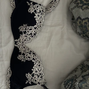 Bh från intimissimi - Super-pushup bh från intimissimi. Använd två gånger, då den är för liten. 