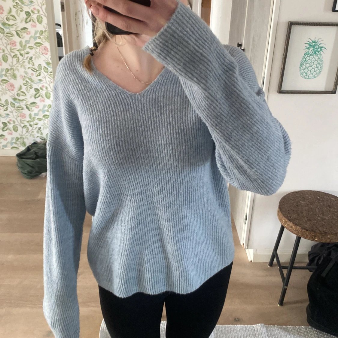 ljusblå stickad tröja