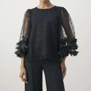 Ida Sjöstedt blus - Köpt för ca 3000kr. Storlek 38. Knappt använd superbra skick! Skriv privat för fler bilder💗